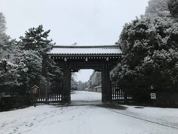 /assets/2017/kyoto-running-in-the-snow/gosyo1.jpg
